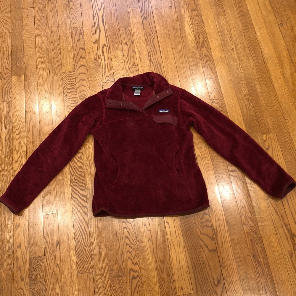 Burgundy Patagonia fleece pullover